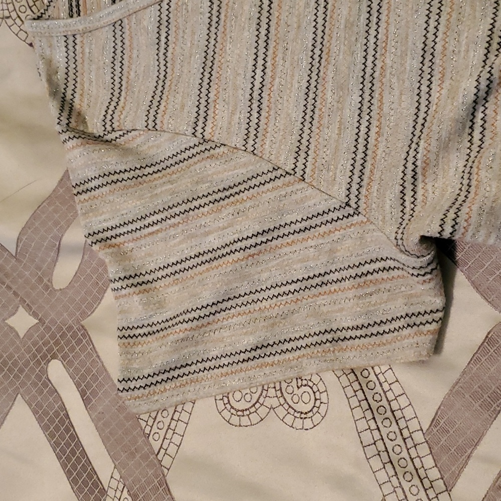 Lularoe women's t shirt plus size 2XL like new! - Picture 3 of 4